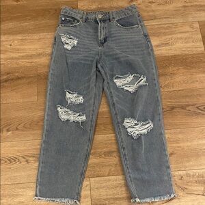 Forever 21 Distressed Ankle Jeans in Gray